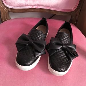 Sketchers Moda Black Quilted Shoe With Bow